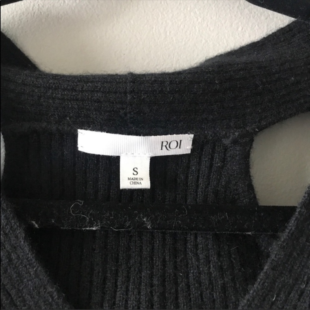 ROI Ribbed Off Shoulder Cashmere Sweater - Picture 4 of 4